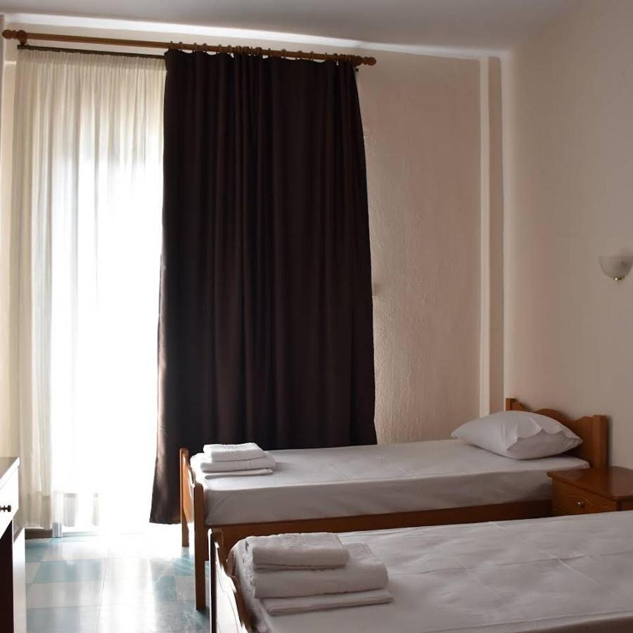 Parissas Hotel Tsotílion Exteriér fotografie